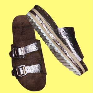 Rouge double buckle strap metallic sandals